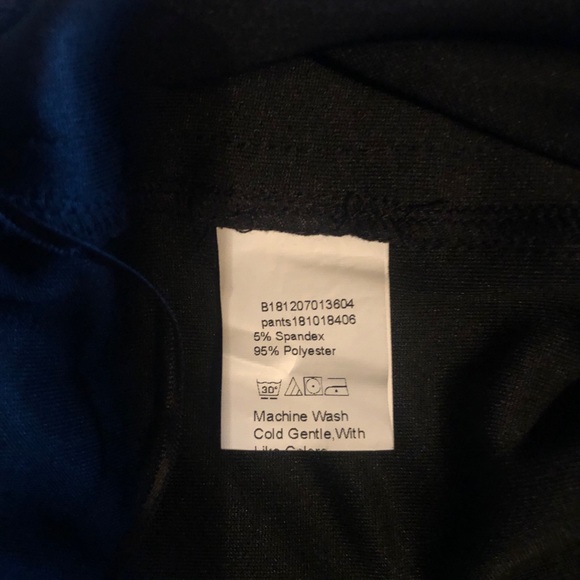 NWOT  Sporty Black Leopard Tape Side Leggings Size Small - Picture 14 of 15